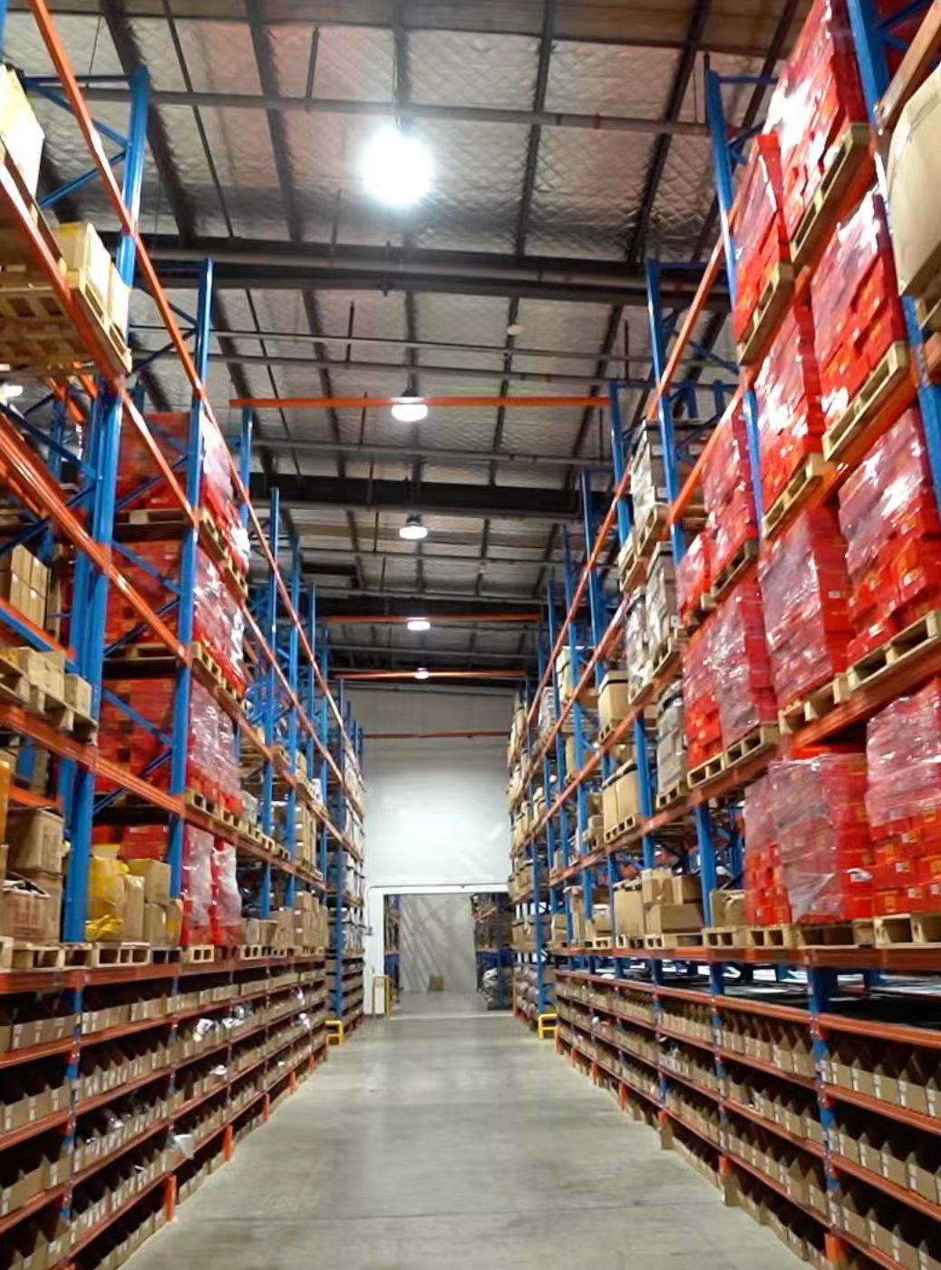 LED high bay light -light up efficient storage space